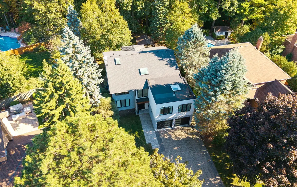 1670 Caverly CT, Mississauga, ON L5L 3L7