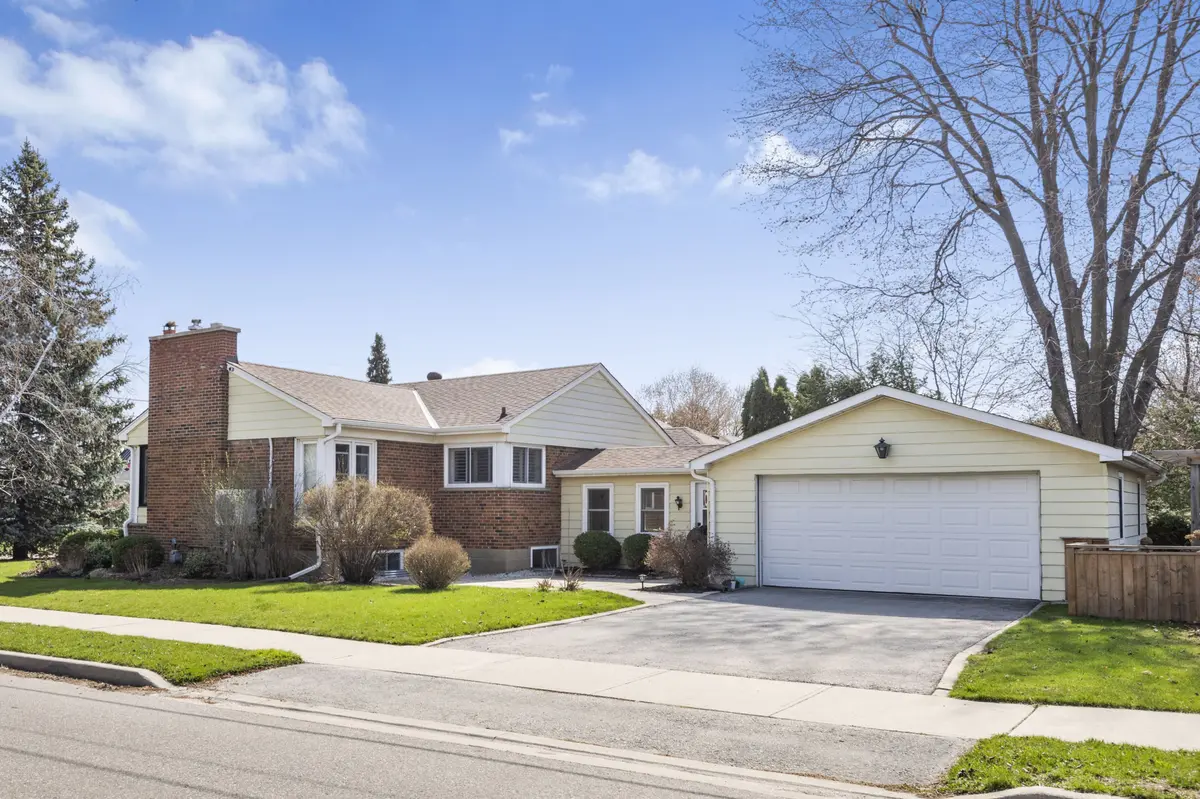 248 Kingsleigh CT, Milton, ON L9T 1X7