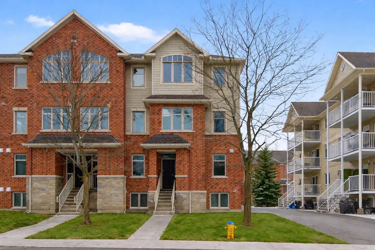 255 Deercroft AVE, Barrhaven, ON K2J 5J9