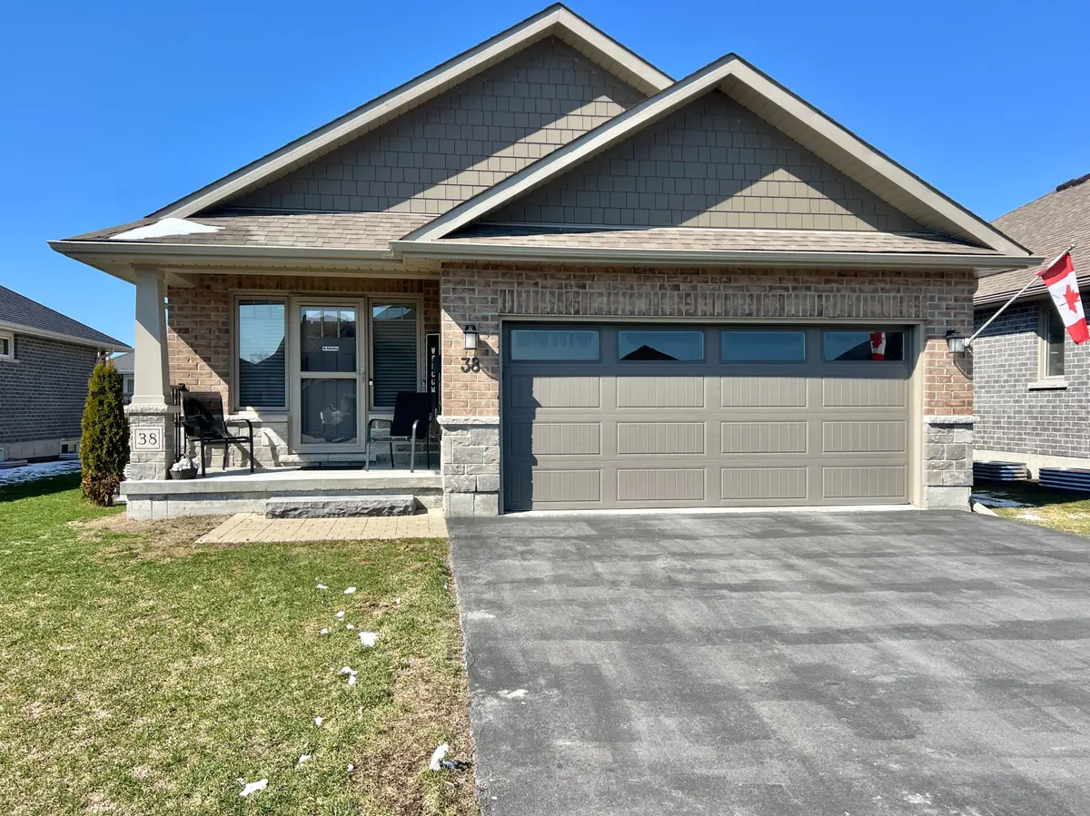 38 Mercedes DR, Belleville, ON K8N 0B7