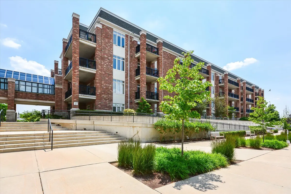 65 Bayberry DR #401, Guelph, ON N1G 5K9