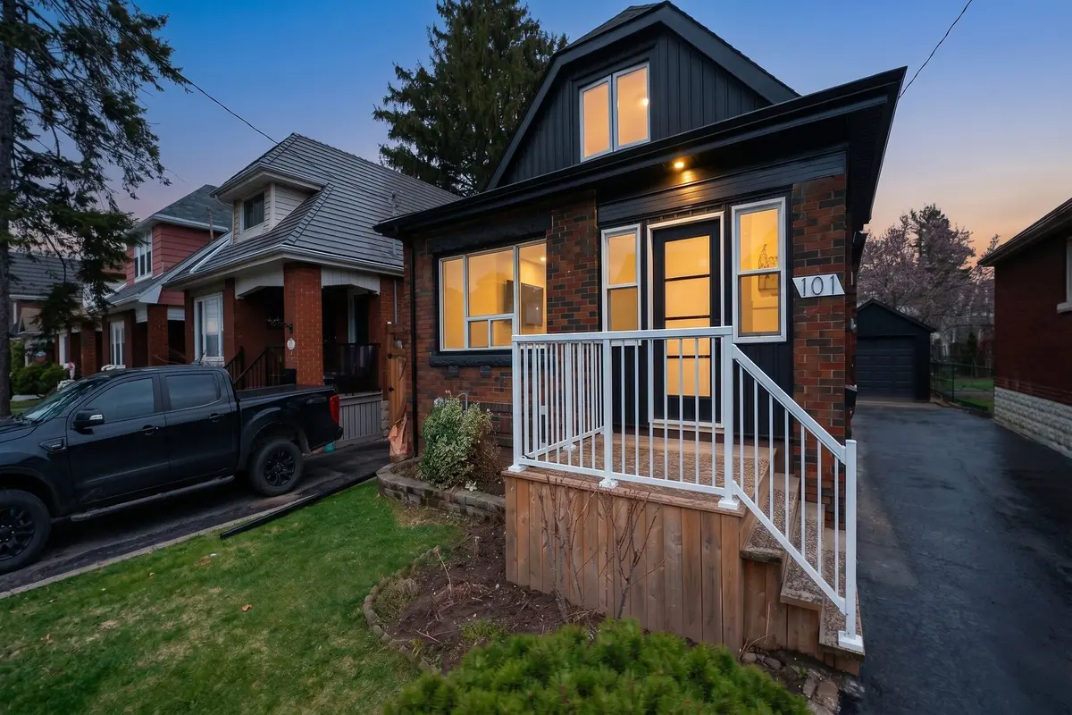 101 Houghton AVE S, Hamilton, ON L8K 2M9