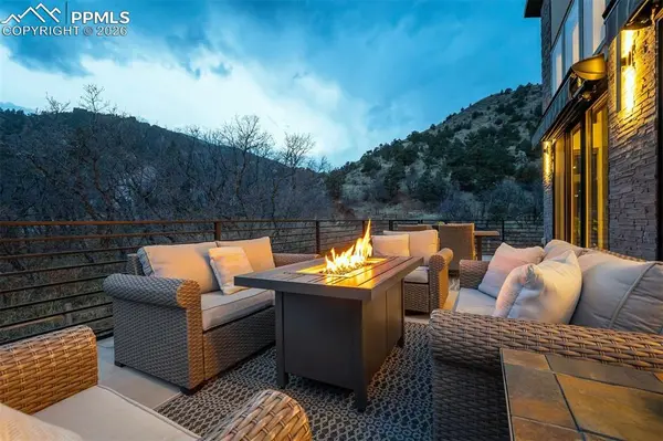 284 Crystal Park RD, Manitou Springs, CO 80829