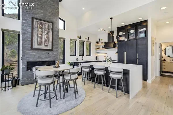 284 Crystal Park RD, Manitou Springs, CO 80829