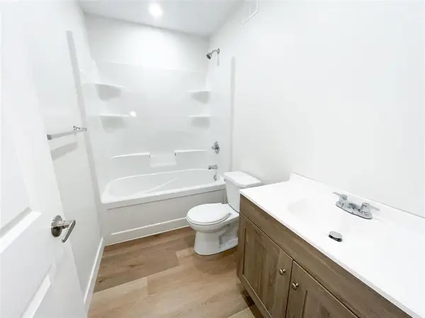 54 Feathertail WAY, New Bothwell, MB X0X 0X0