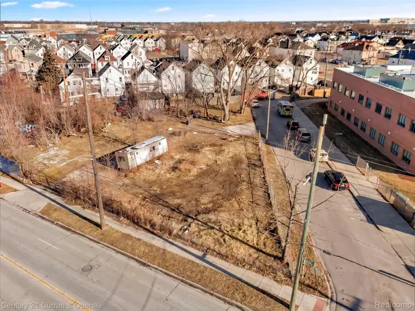 8306 Conant St, Detroit, MI 48211