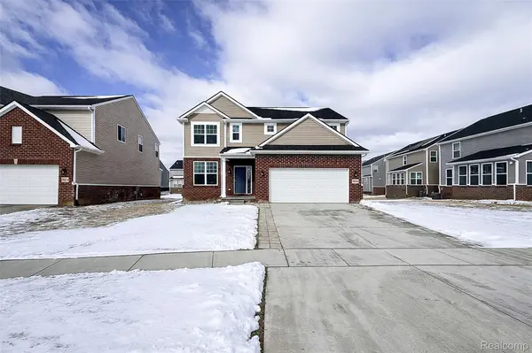 58648 Losino DR, Lyon Charter Township, MI 48178