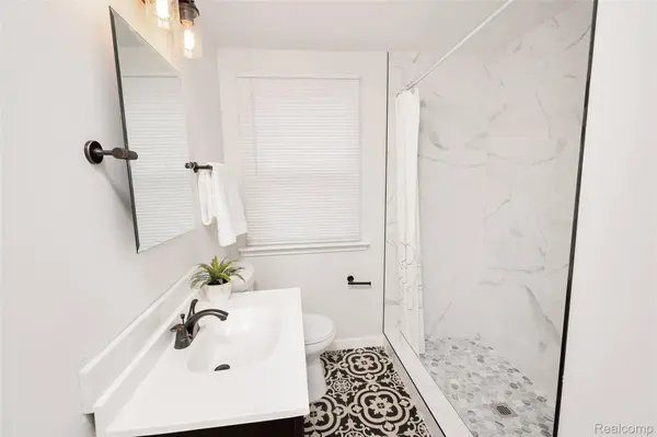 17125 Warrington DR, Detroit, MI 48221