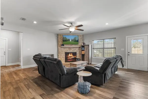 304 Bradley Street, Tioga, TX 76271