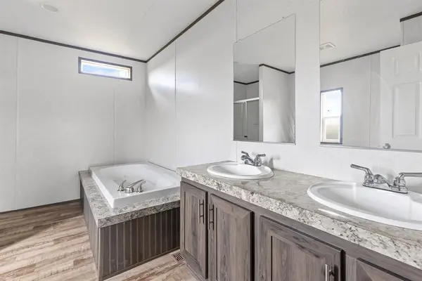 3828 Farm Road 272, Celeste, TX 75423