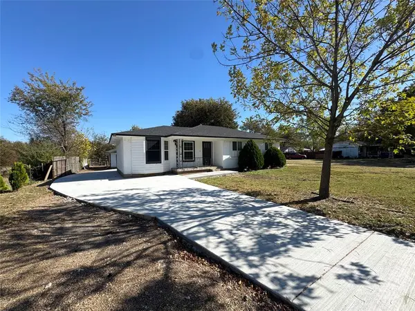 3824 Patman Street, Lancaster, TX 75134