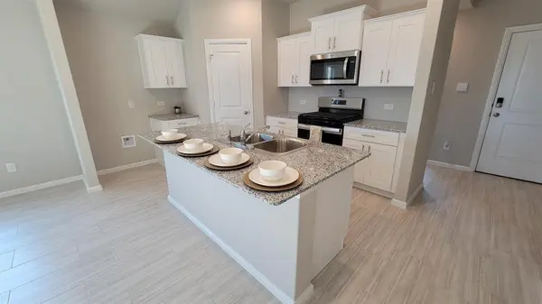 9429 MINT HILL Drive, Fort Worth, TX 76108