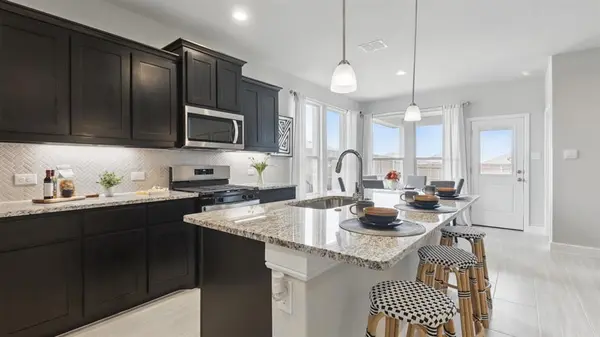 1905 CHEROKEE Lane, Cleburne, TX 76033