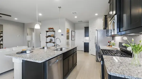 1905 CHEROKEE Lane, Cleburne, TX 76033