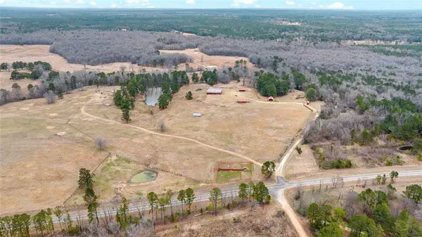 170 CR 2180,  Clarksville,  TX 75421