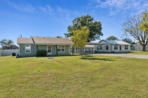 1070 E Reno Road, Reno, TX 76020