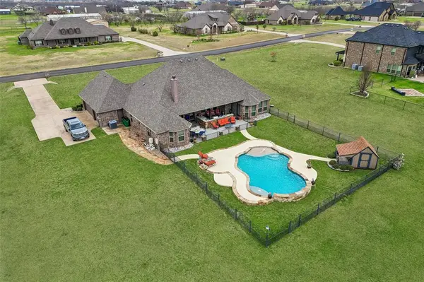 11201 Lakecrest Drive, Sanger, TX 76266