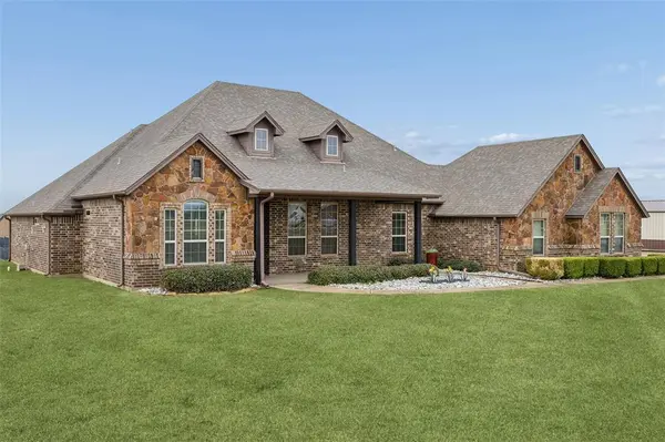 11201 Lakecrest Drive, Sanger, TX 76266