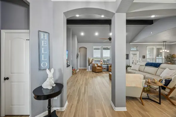 11201 Lakecrest Drive, Sanger, TX 76266