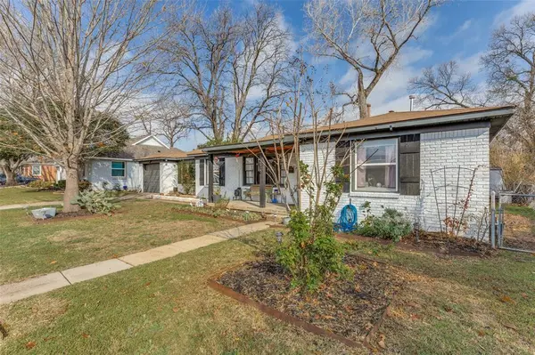 5716 Tracyne Drive, Westworth Village, TX 76114