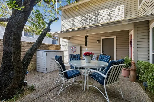 7450 Holly Hill Drive #124, Dallas, TX 75231