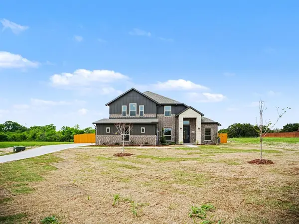 979 Beaverbrook Lane, Desoto, TX 75115