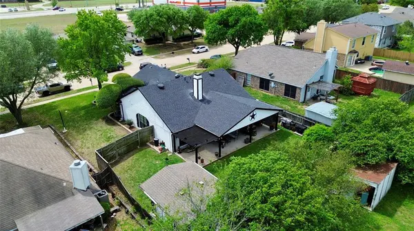 225 California Drive, Glenn Heights, TX 75154