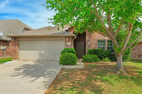 3241 Sadie Trail, Fort Worth, TX 76137