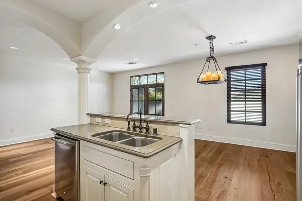 2510 N Henderson #24, Dallas, TX 75206