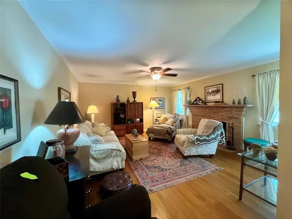 7334 Daingerfield Drive, Dallas, TX 75227