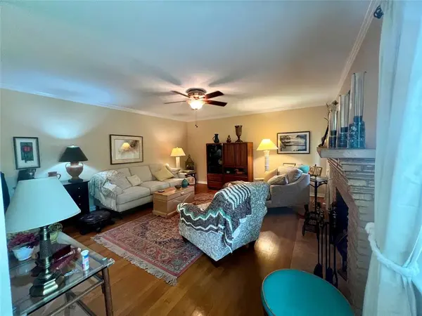 7334 Daingerfield Drive, Dallas, TX 75227