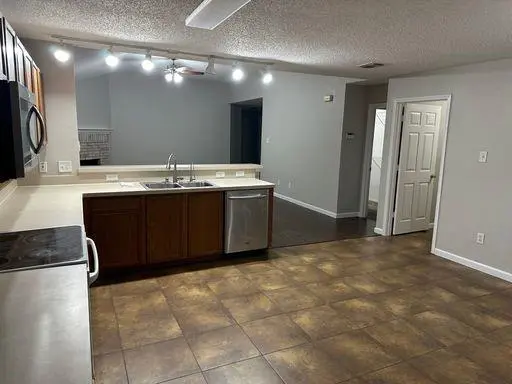 9328 Goldenview Drive, Fort Worth, TX 76244