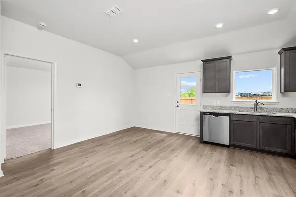 8321 White Wolf Trail, Ponder, TX 76259