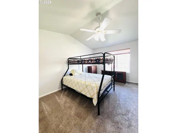 1234 E FOURTH AVE, Sutherlin, OR 97479