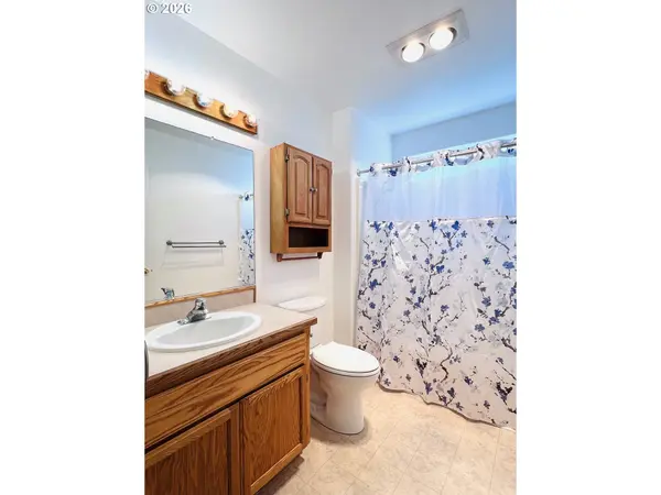 1234 E FOURTH AVE, Sutherlin, OR 97479