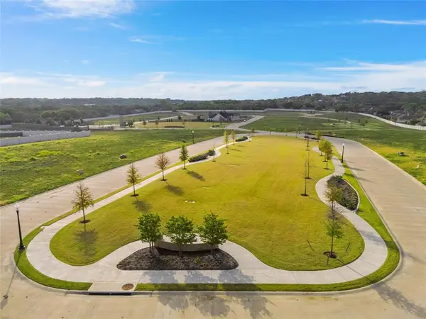 63 Pinehurst Drive, Woodway, TX 76712