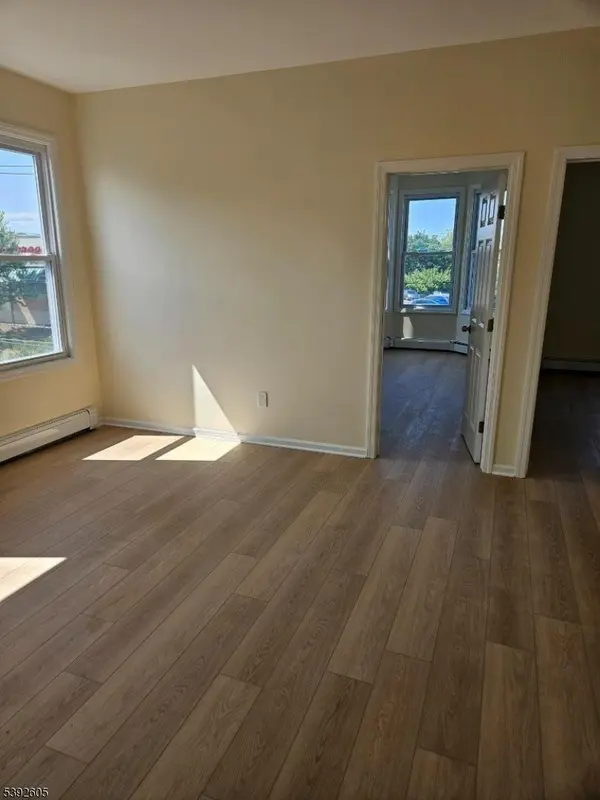 372 Bergen St, Newark City, NJ 07103