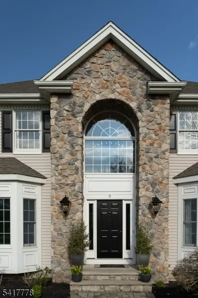 9 Partridge Ln, Holland Twp., NJ 08848