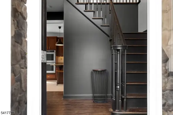 9 Partridge Ln, Holland Twp., NJ 08848