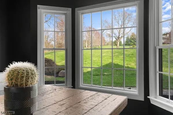 9 Partridge Ln, Holland Twp., NJ 08848