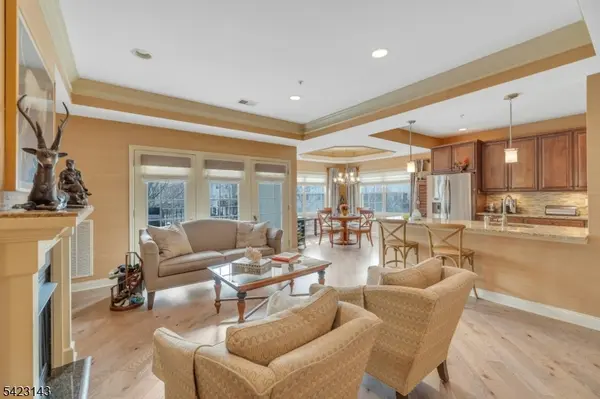 1107 Wickham Ter #374, Clifton City, NJ 07013