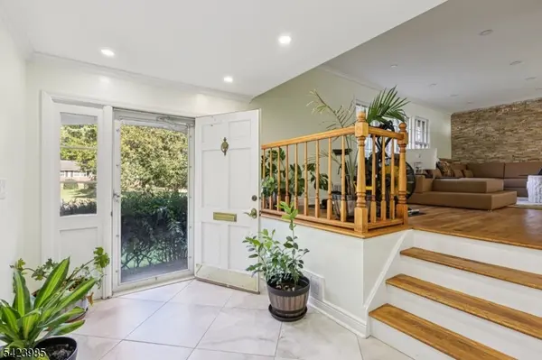 2004 Winding Brook Way, Scotch Plains Twp., NJ 07076