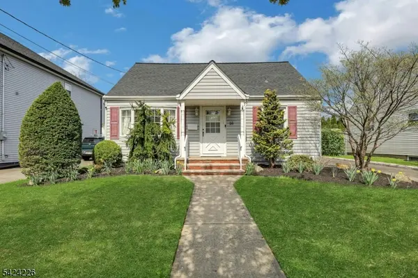 16 Maple Hill Rd, Clifton City, NJ 07013