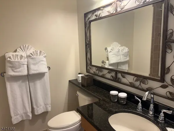 2 Chamonix Dr #213, Vernon Twp., NJ 07462