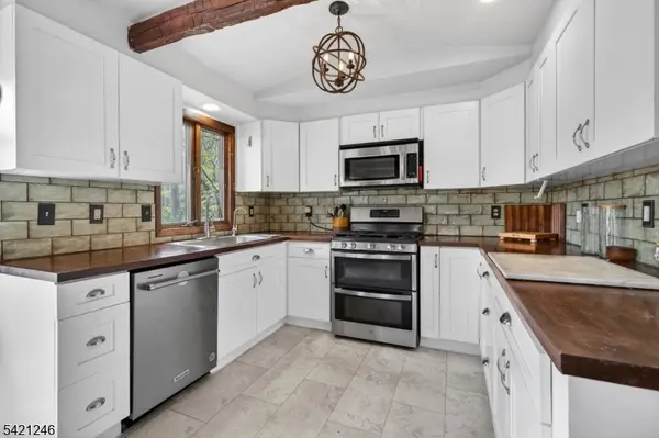 307 Stirling Rd, Watchung Boro, NJ 07069