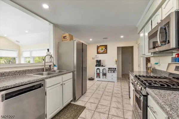 296 Berkeley Avenue, Bloomfield Twp., NJ 07003