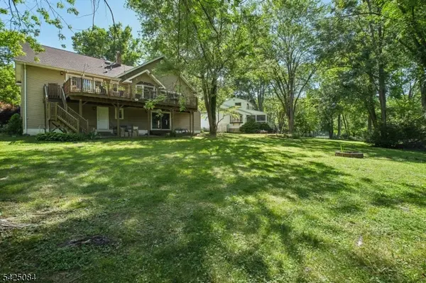 195 Chaucer Dr, Berkeley Heights Twp., NJ 07922