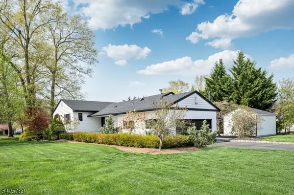 28 Glenroy Rd, Fairfield Twp., NJ 07004