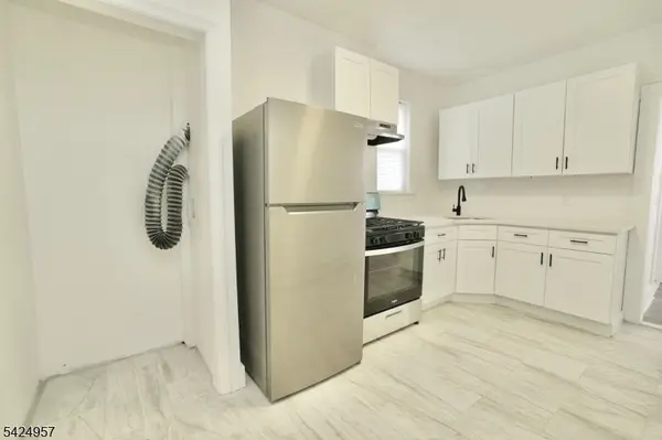 11 Howard Pl  Unit 2 #2, Belleville Twp., NJ 07109