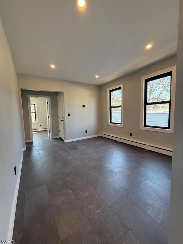 19 Abbotsford Ave, Apt 3, Newark City, NJ 07106